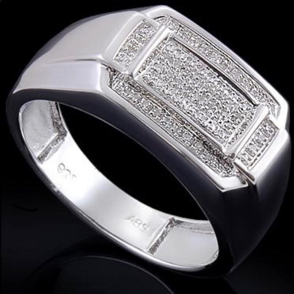 Men’s Size 11 gold plated diamond ring